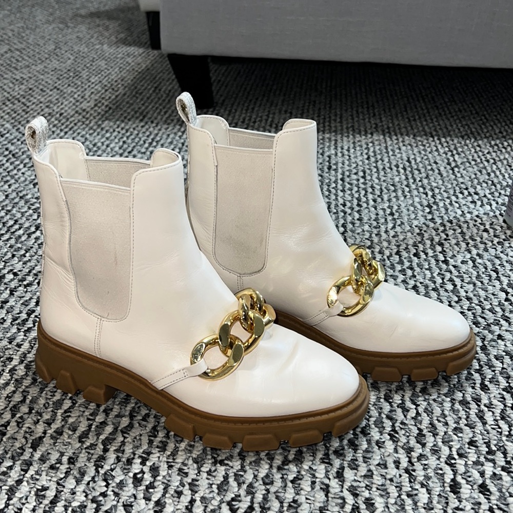 MK boots